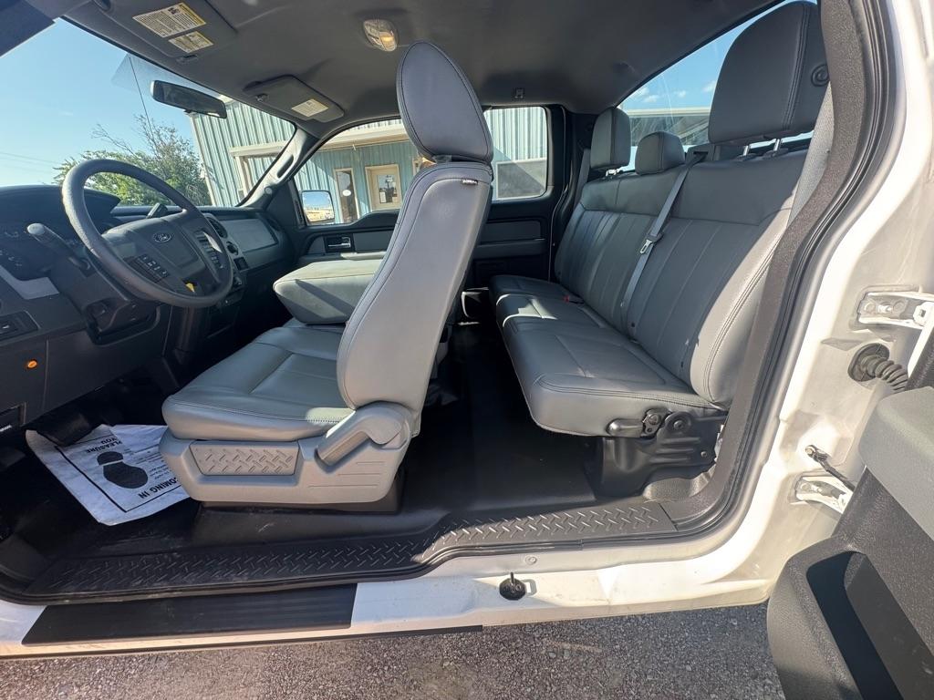 Ford F-150 XL SuperCab 8-ft. Bed 2WD 2014