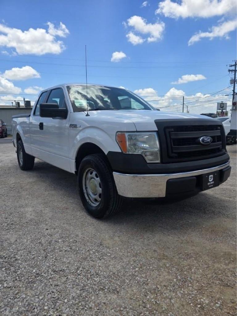 Ford F-150 XL SuperCab 8-ft. Bed 2WD 2014
