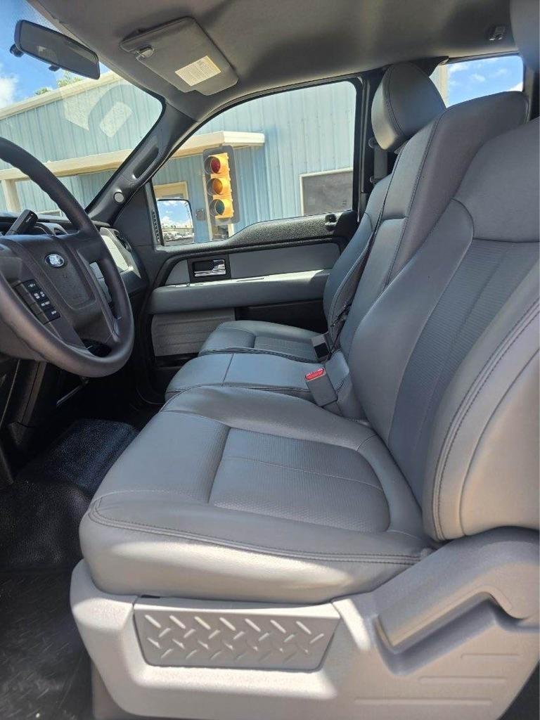 Ford F-150 XL SuperCab 8-ft. Bed 2WD 2014