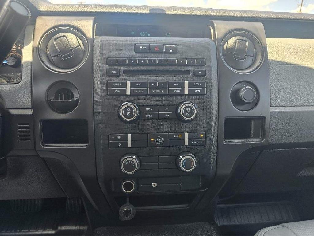 Ford F-150 XL SuperCab 8-ft. Bed 2WD 2014