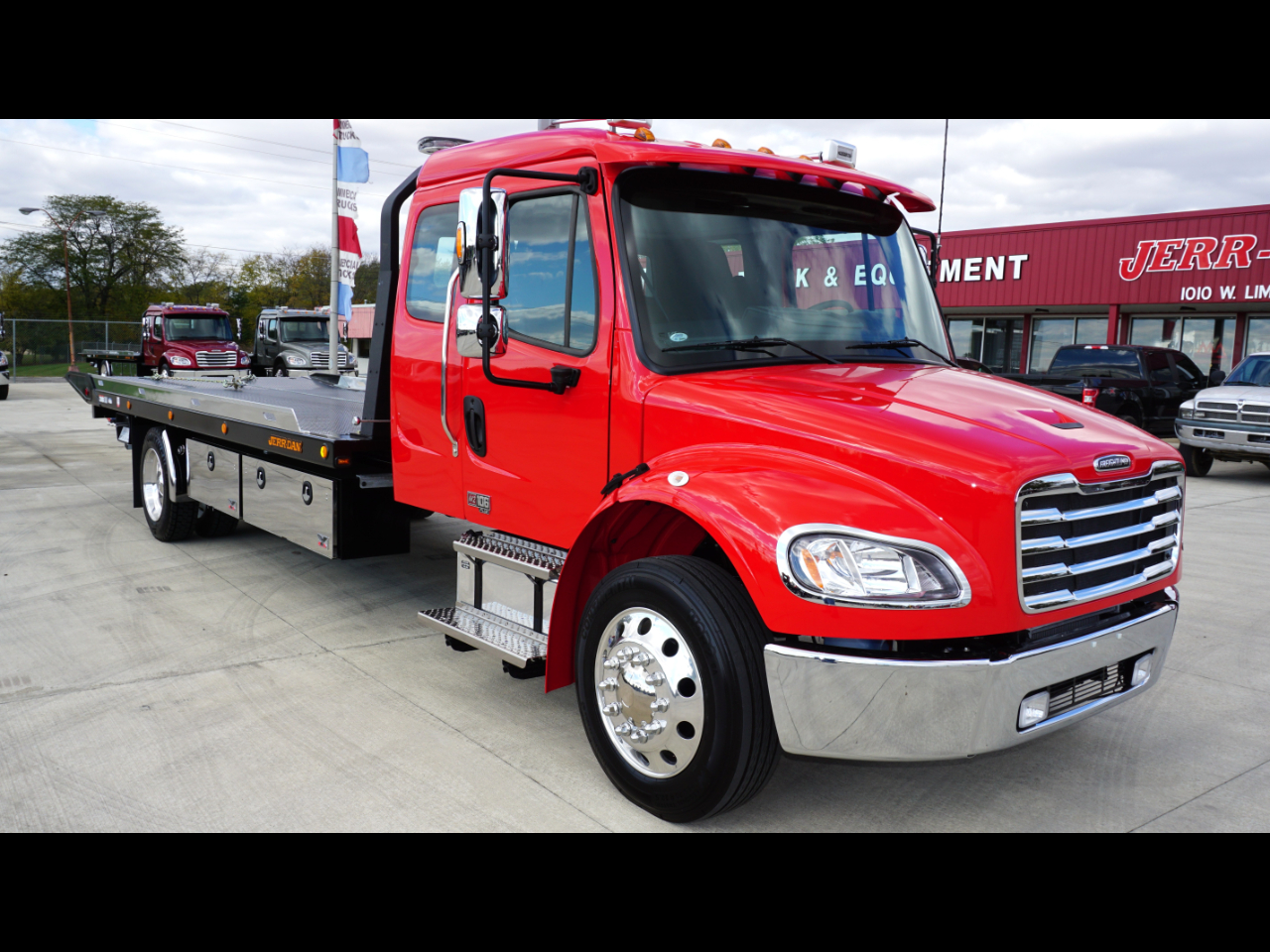 Freightliner M2 106  2026 Freightliner M2 106  2026