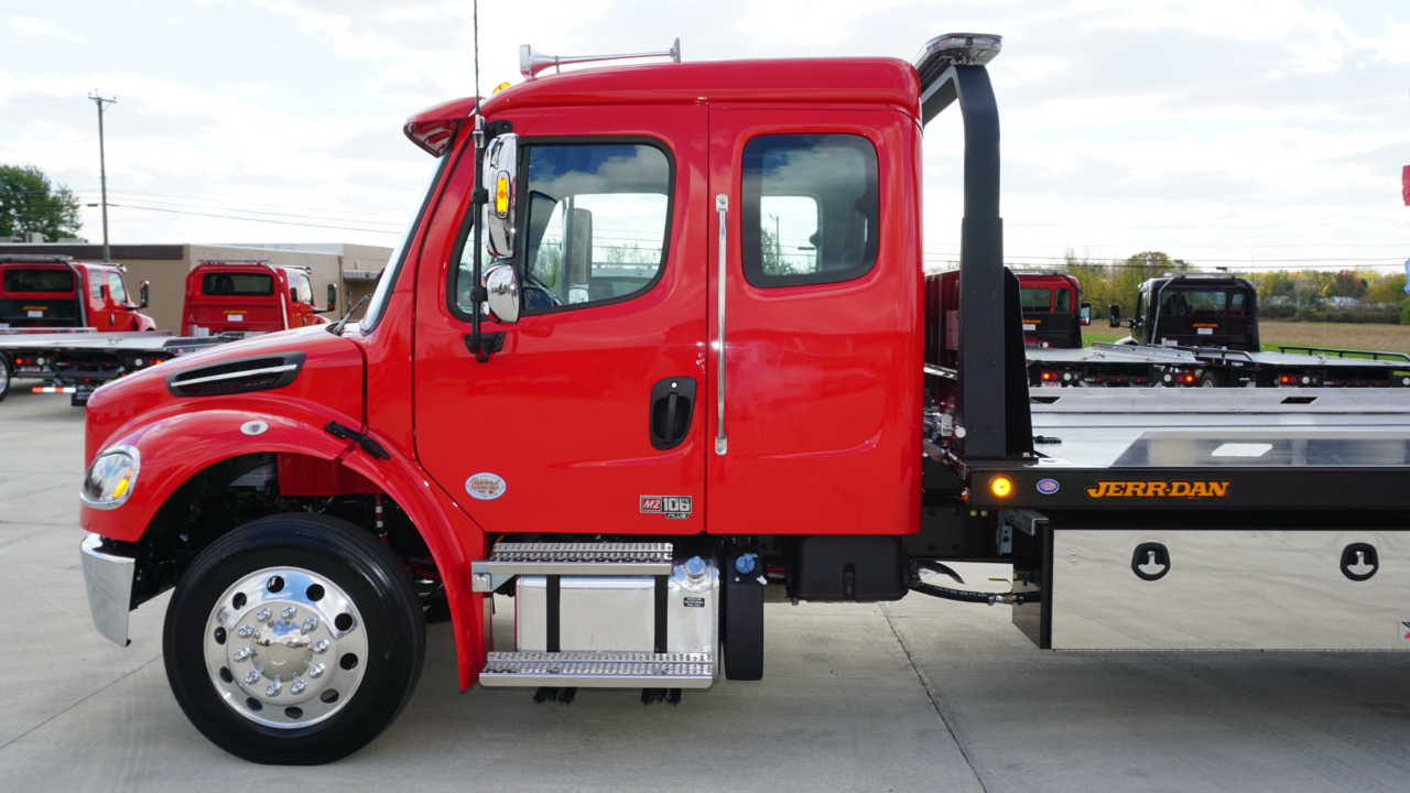 Freightliner M2 106  2026 Freightliner M2 106  2026
