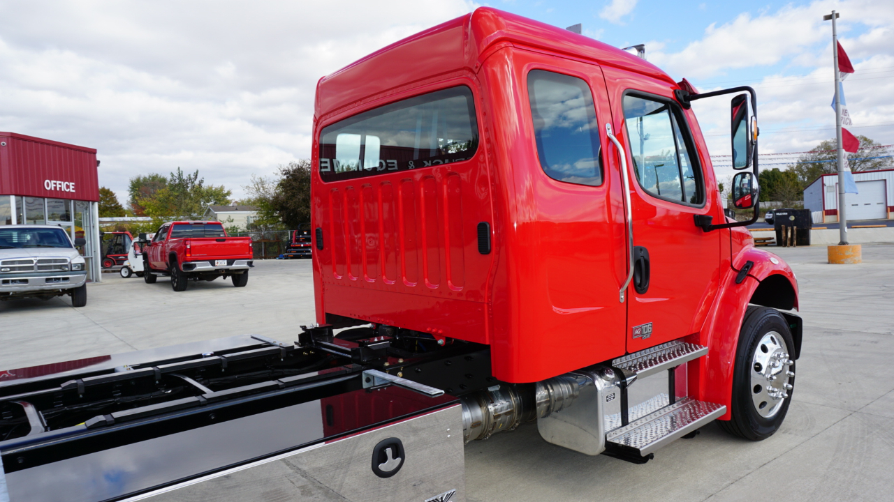 Freightliner M2 106  2026 Freightliner M2 106  2026