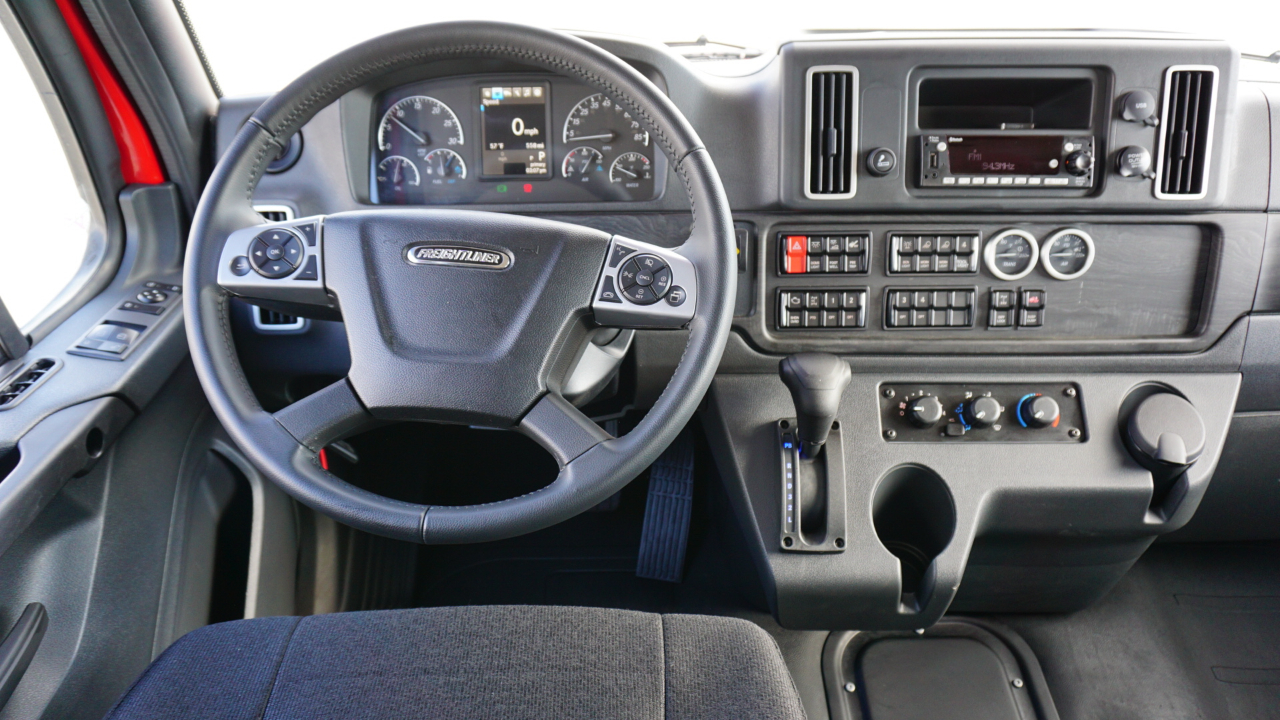 Freightliner M2 106  2026 Freightliner M2 106  2026