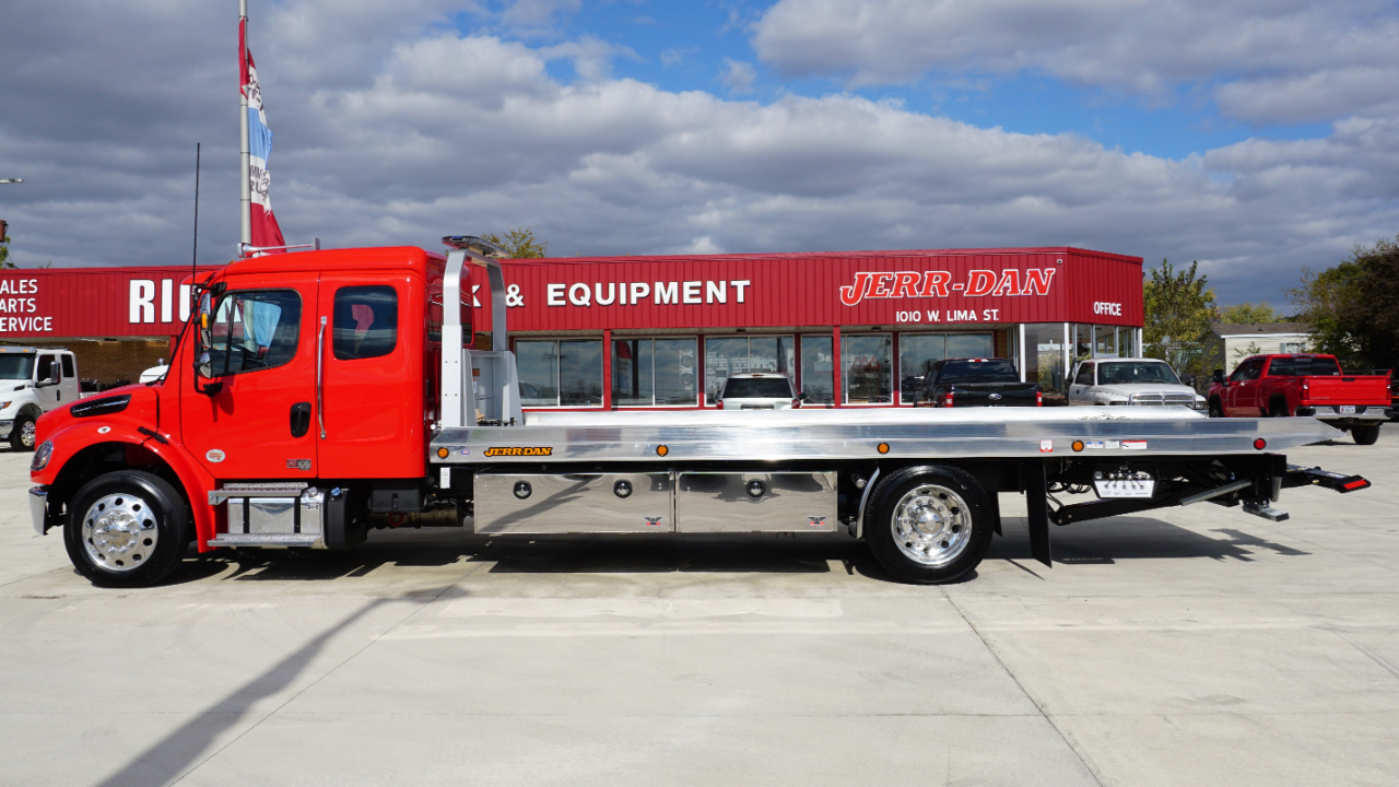 Freightliner M2 106  2026 Freightliner M2 106  2026