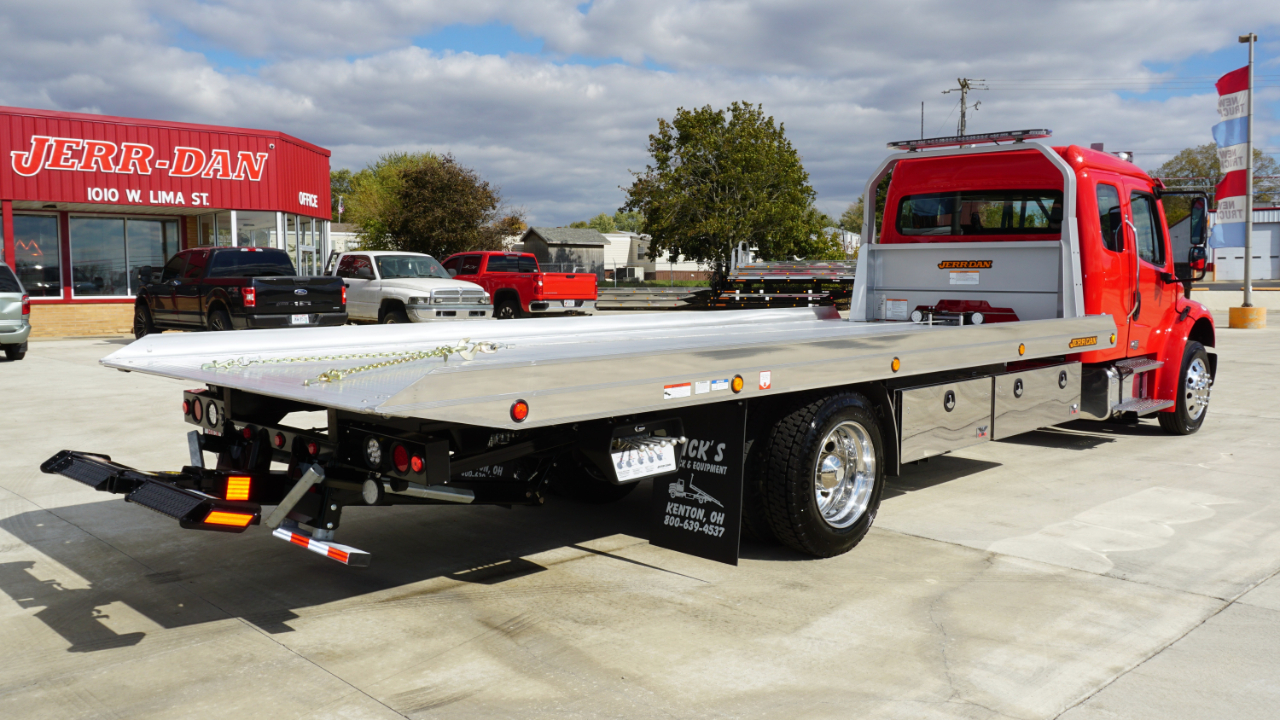 Freightliner M2 106  2026 Freightliner M2 106  2026