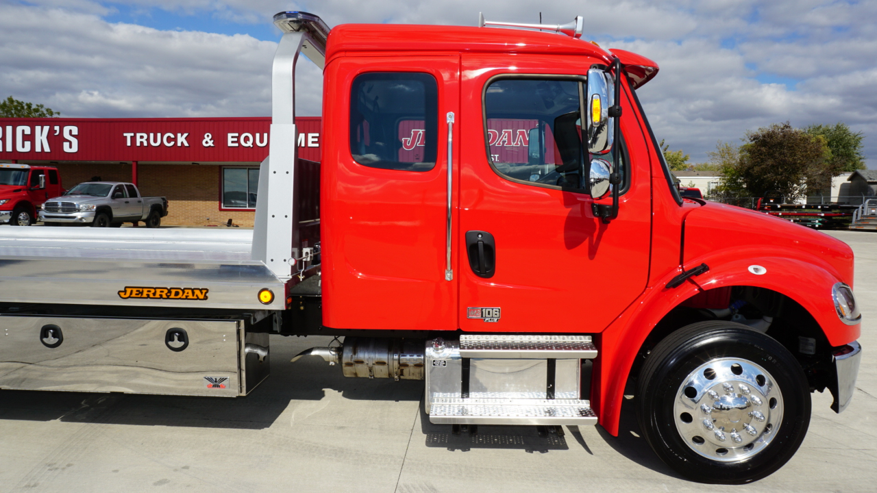 Freightliner M2 106  2026 Freightliner M2 106  2026