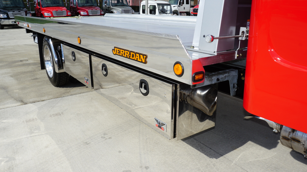 Freightliner M2 106  2026 Freightliner M2 106  2026