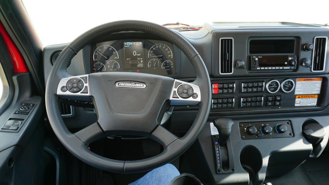 Freightliner M2 106  2026 Freightliner M2 106  2026