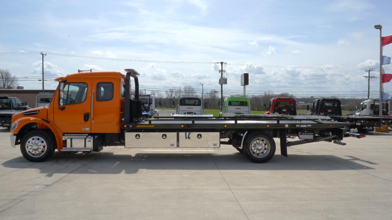 Freightliner M2 106  2026