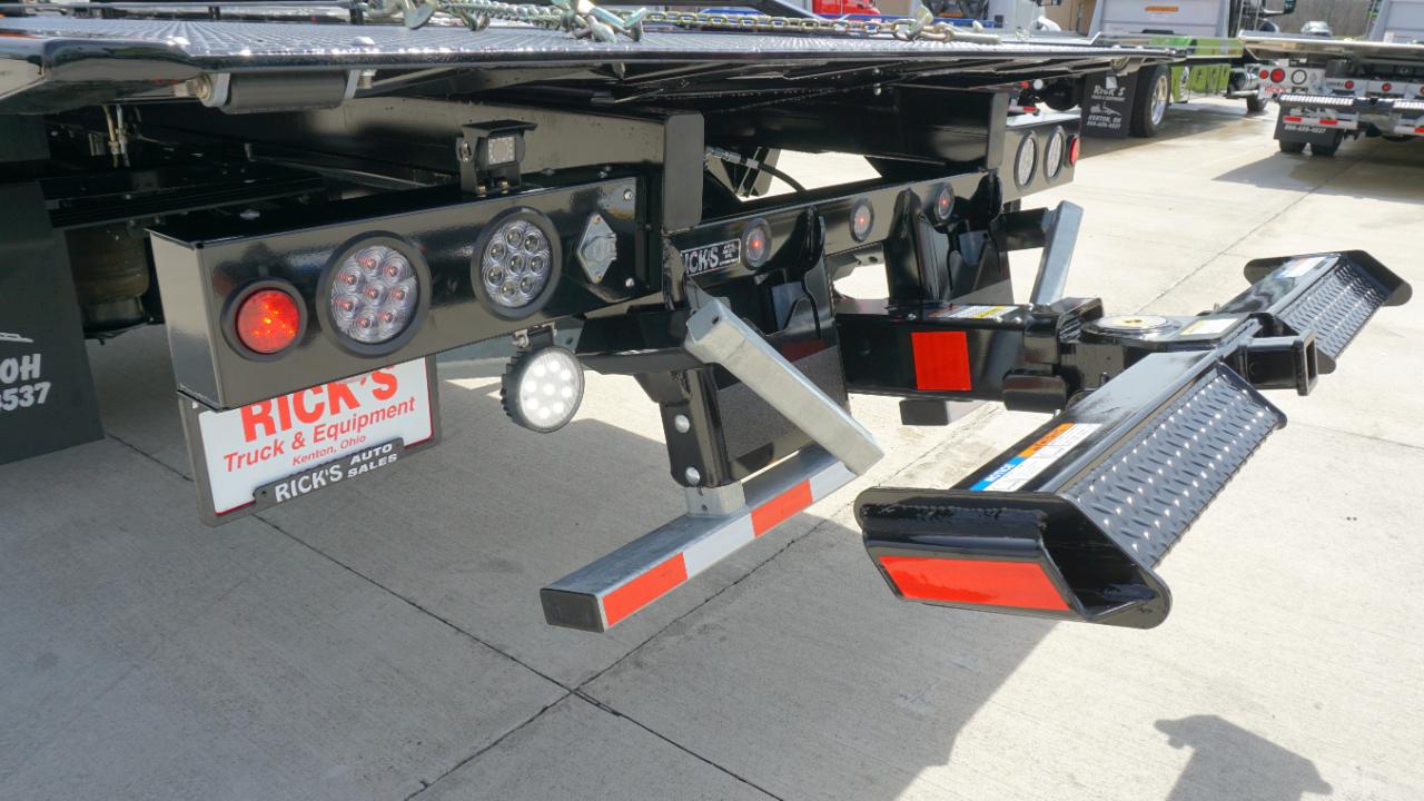 Freightliner M2 106  2026