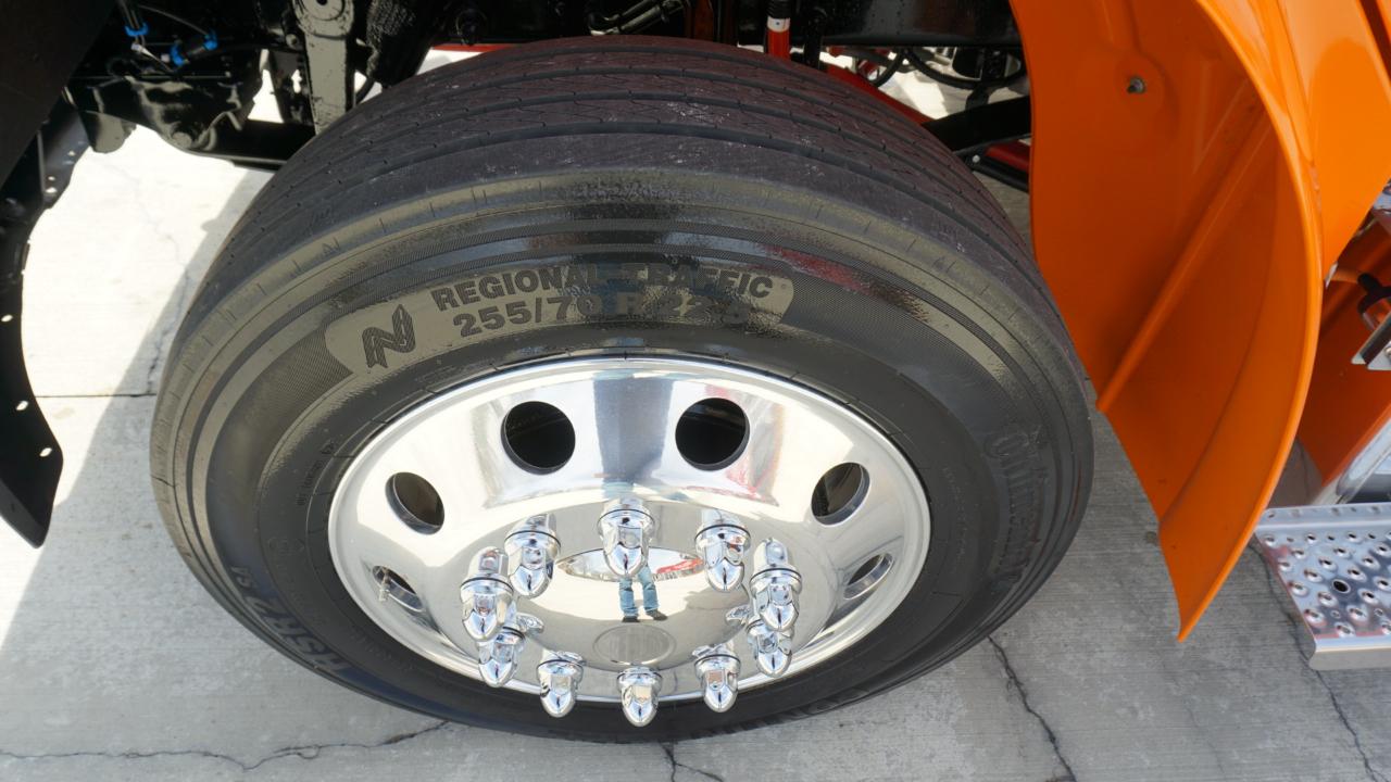 Freightliner M2 106  2026