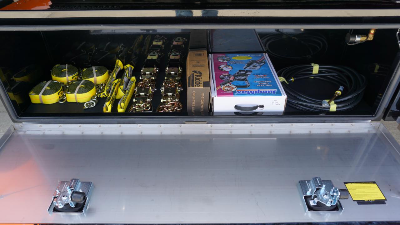 Freightliner M2 106  2026