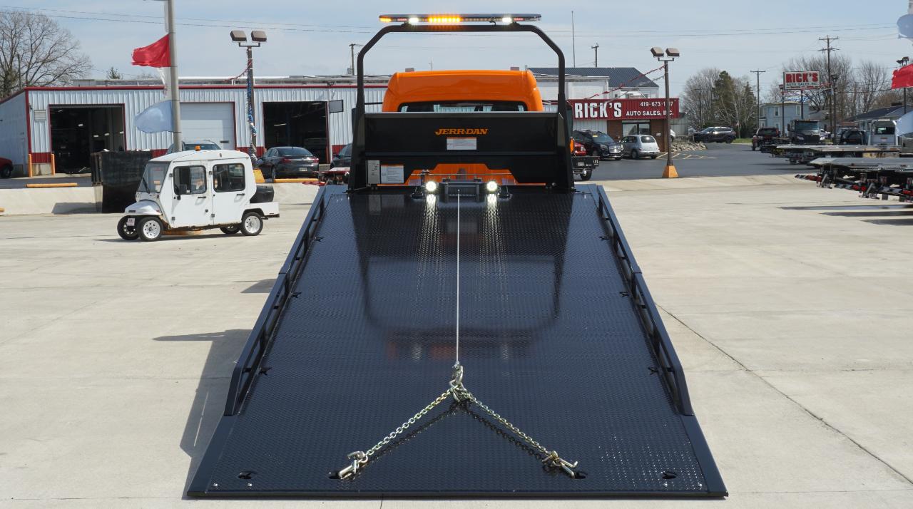 Freightliner M2 106  2026