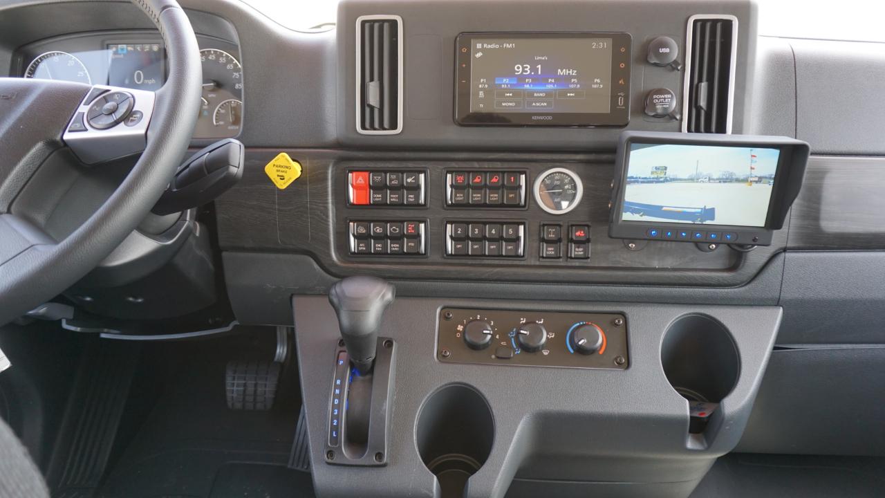 Freightliner M2 106  2026