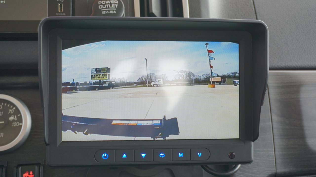 Freightliner M2 106  2026