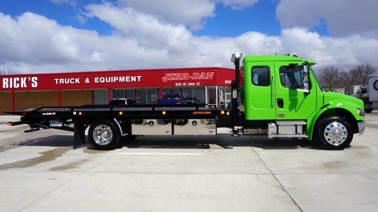 Freightliner M2 106  2026