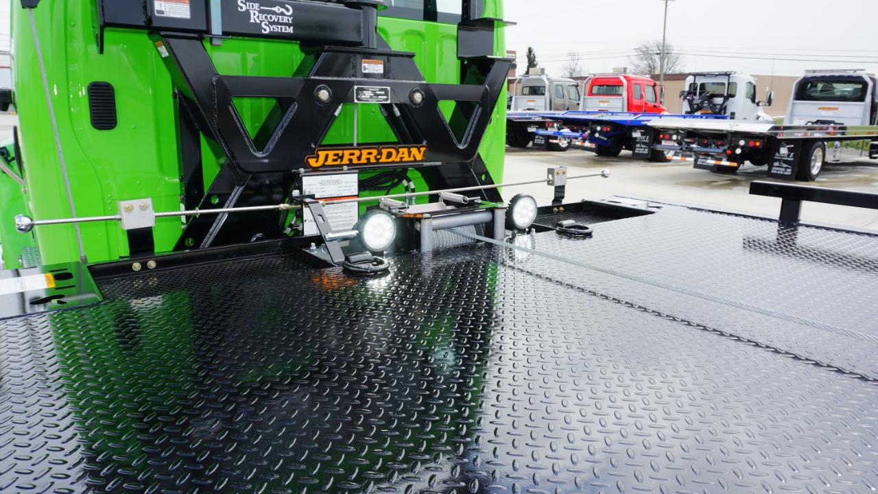 Freightliner M2 106  2026