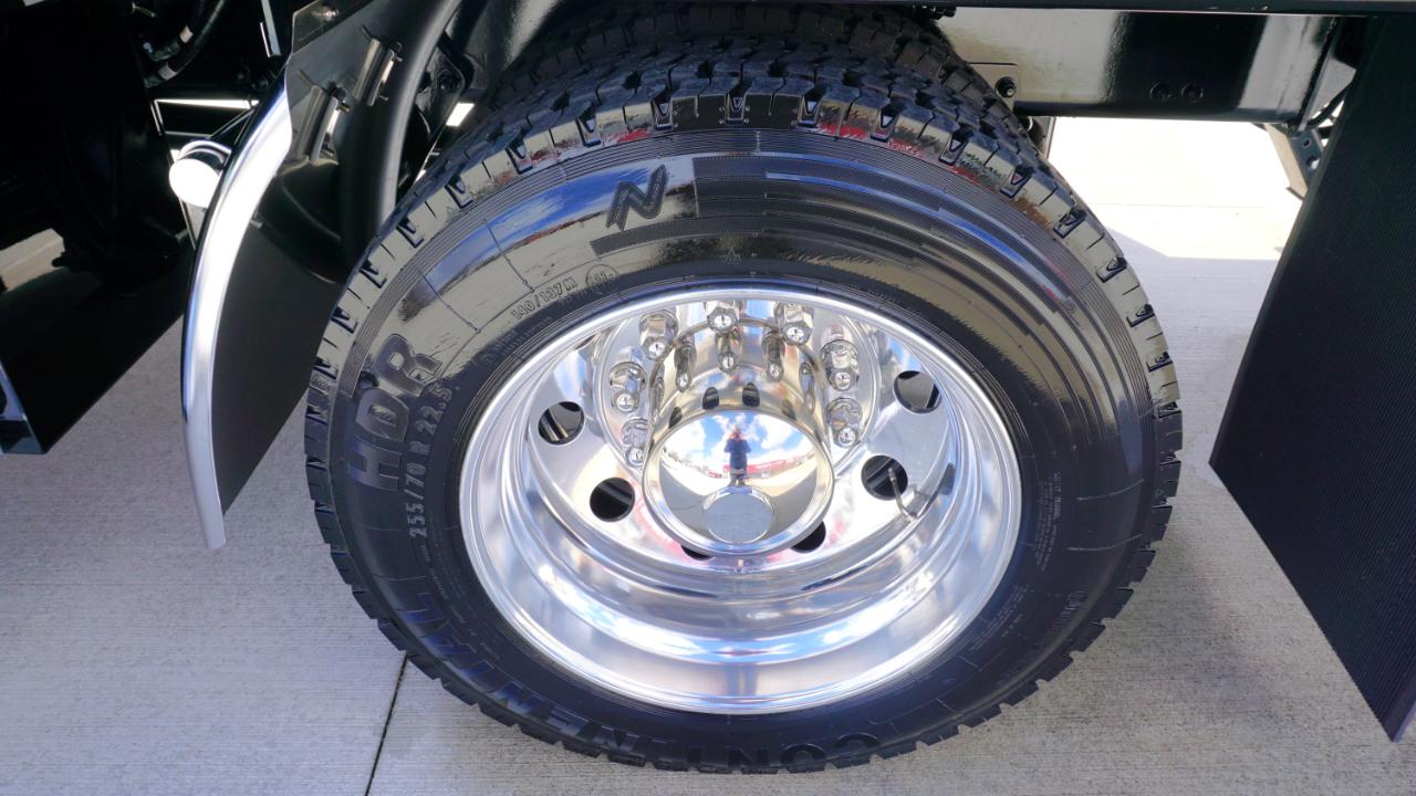 Freightliner M2 106  2026