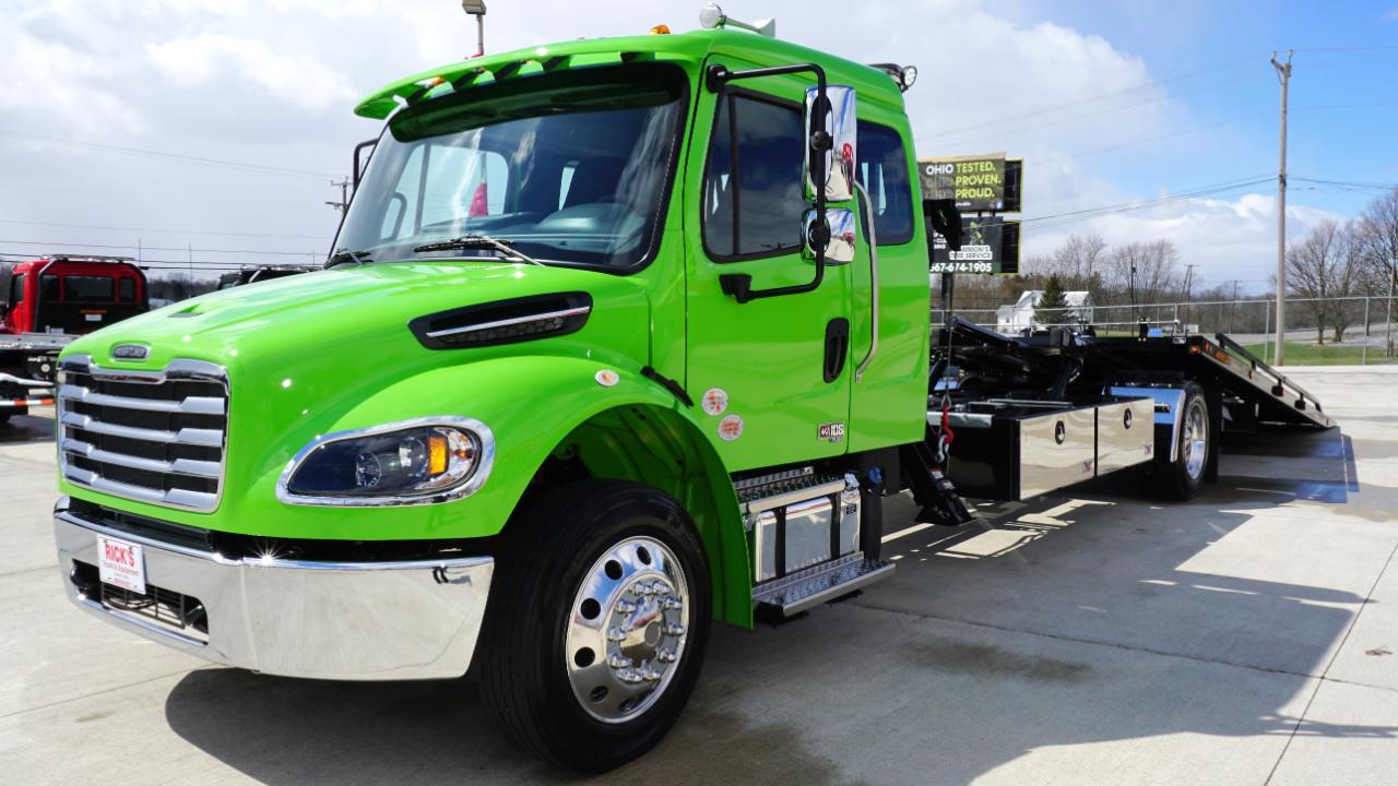 Freightliner M2 106  2026