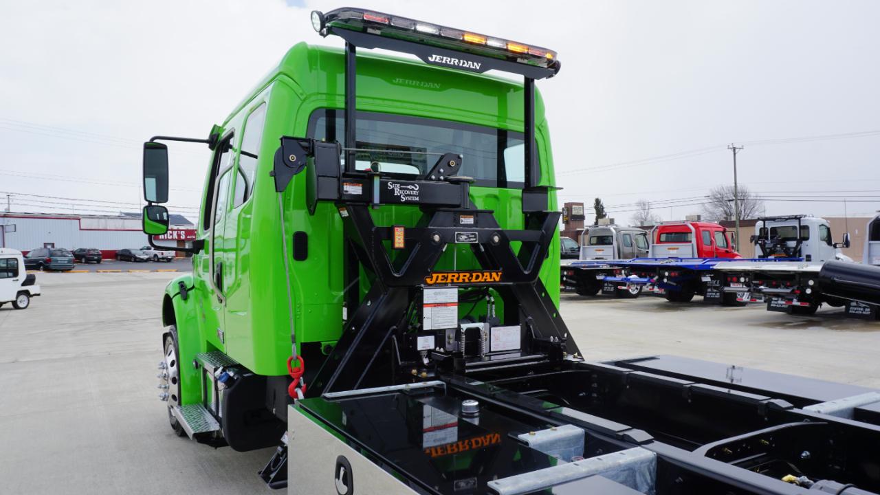 Freightliner M2 106  2026