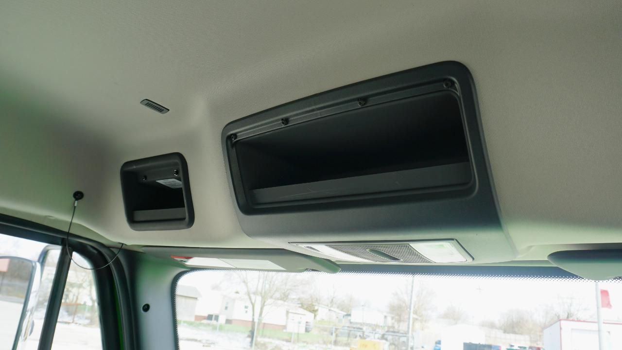 Freightliner M2 106  2026