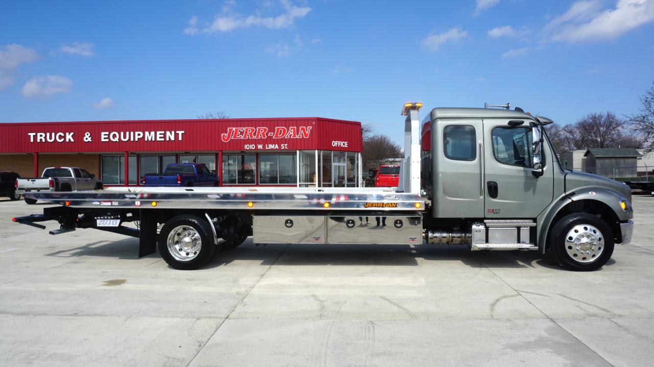 Freightliner M2 106 Plus  2026