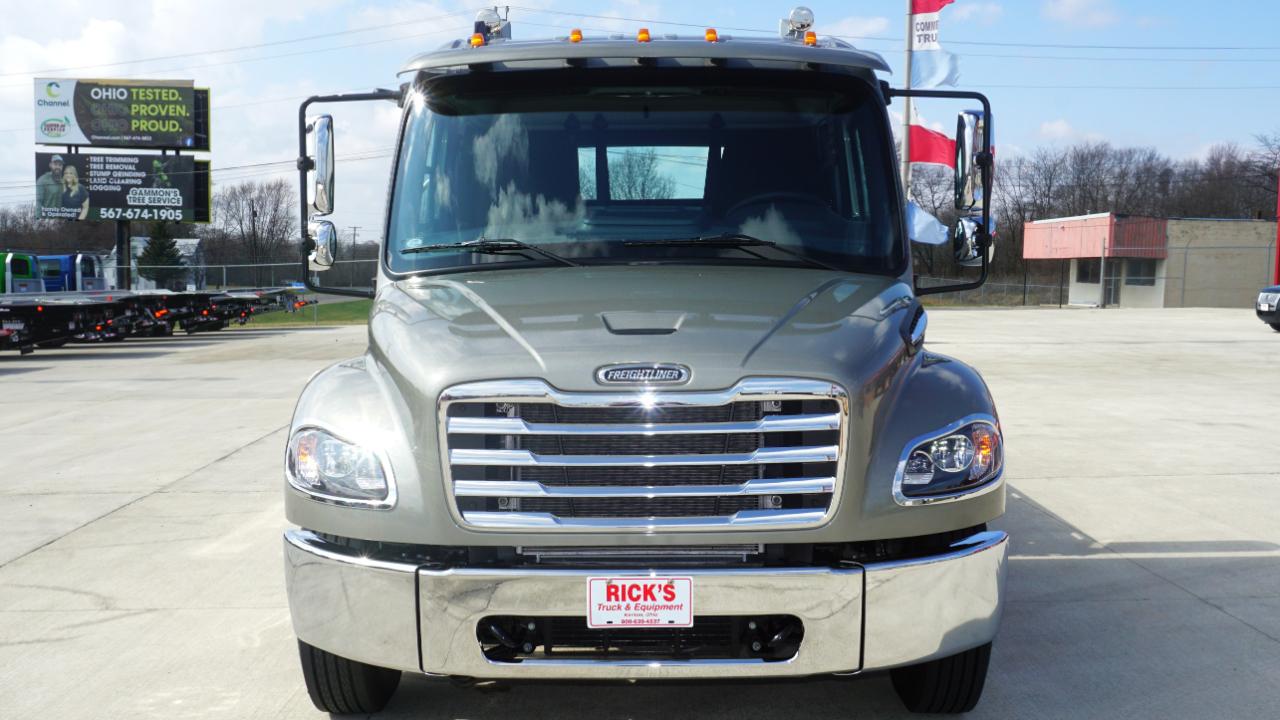 Freightliner M2 106 Plus  2026