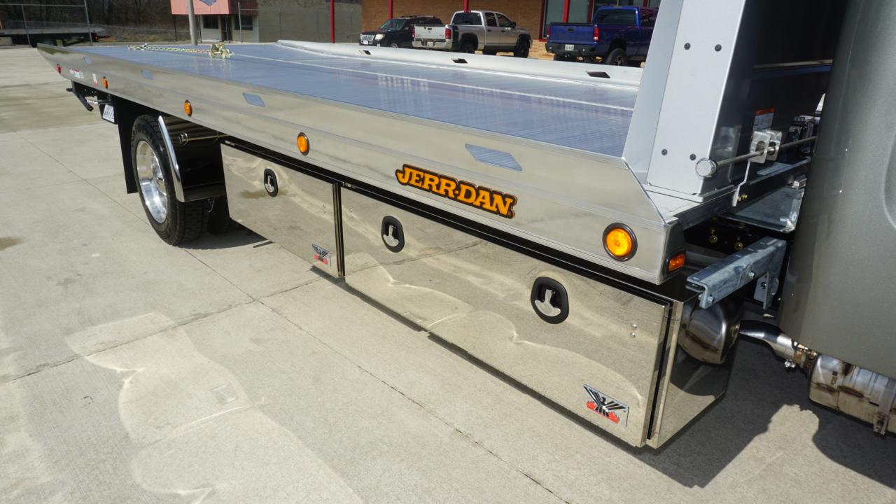 Freightliner M2 106 Plus  2026