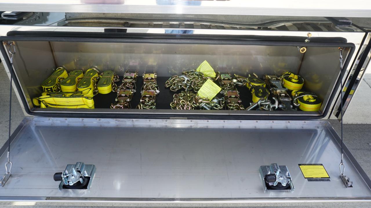 Freightliner M2 106 Plus  2026