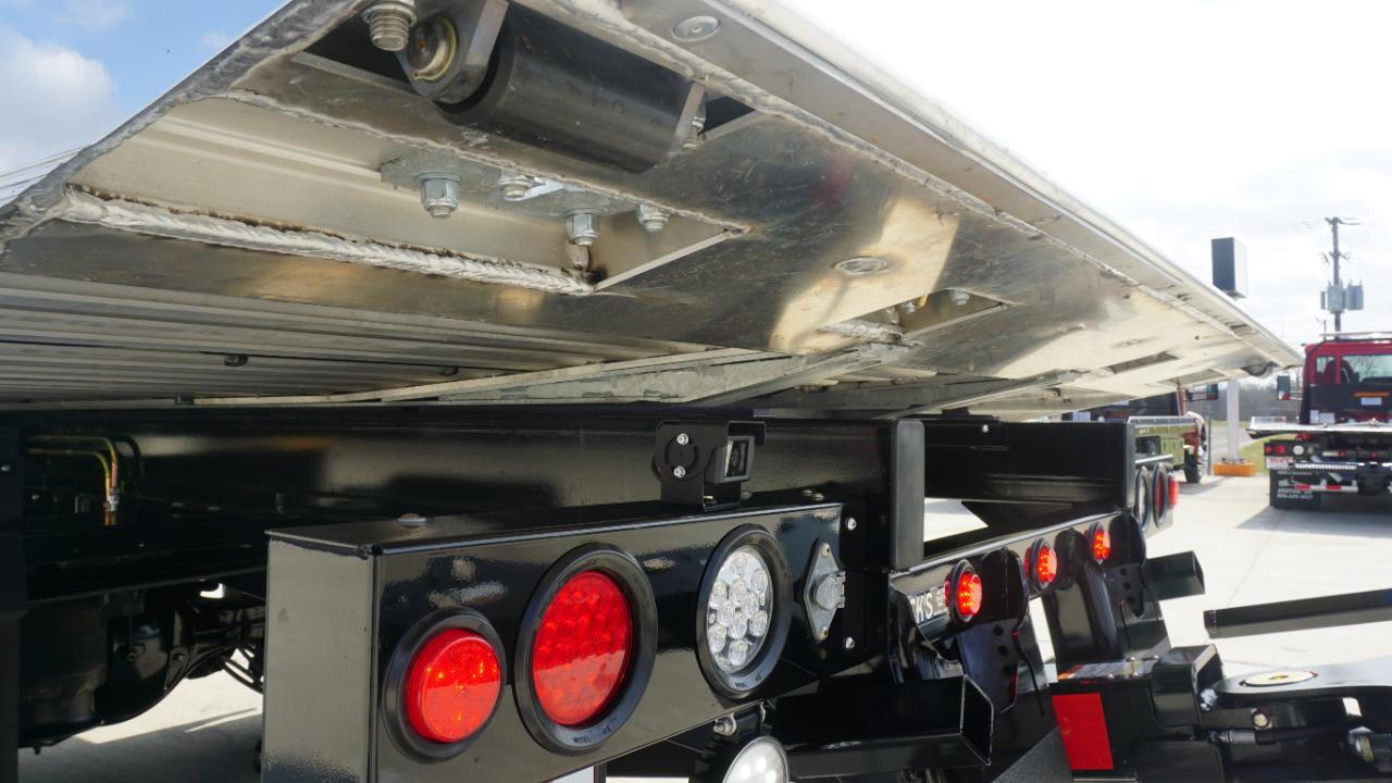 Freightliner M2 106 Plus  2026