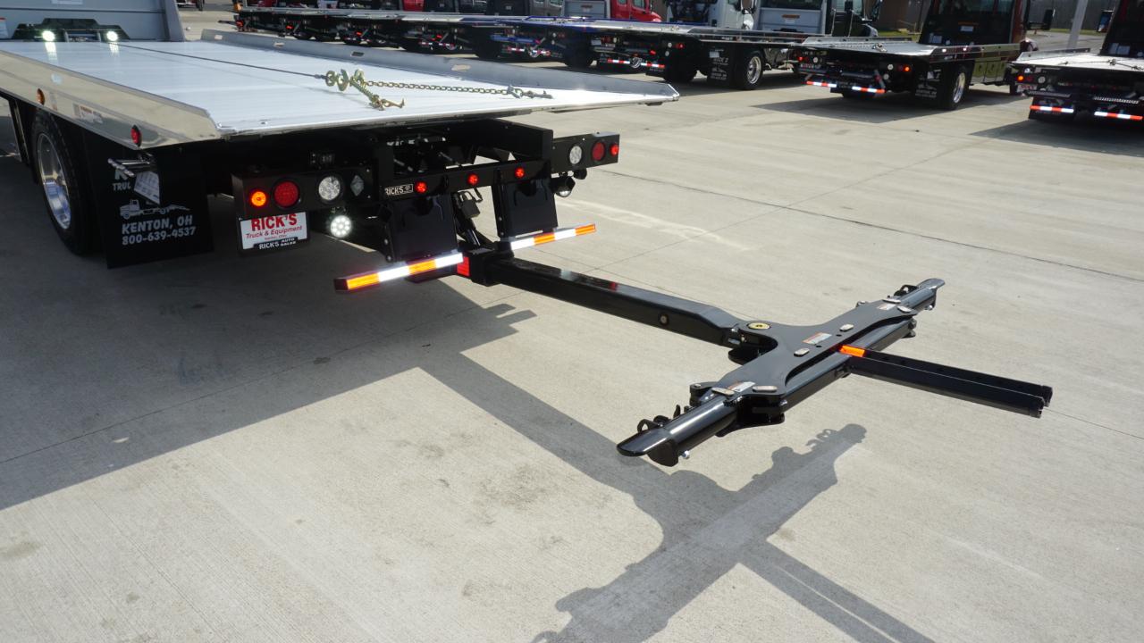 Freightliner M2 106 Plus  2026