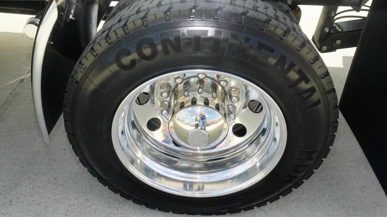 Freightliner M2 106 Plus  2026