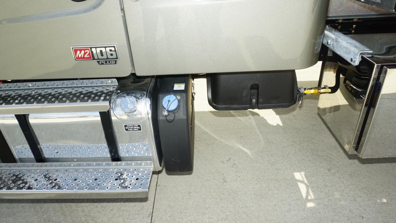 Freightliner M2 106 Plus  2026