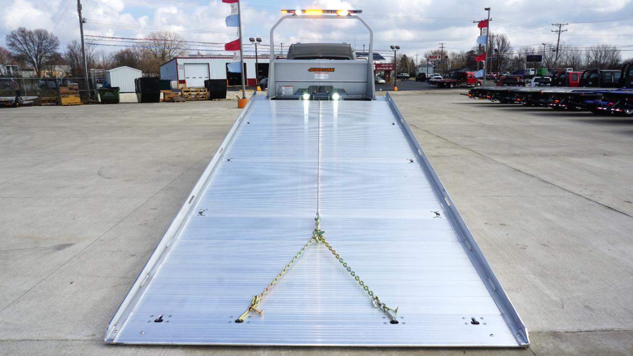 Freightliner M2 106 Plus  2026