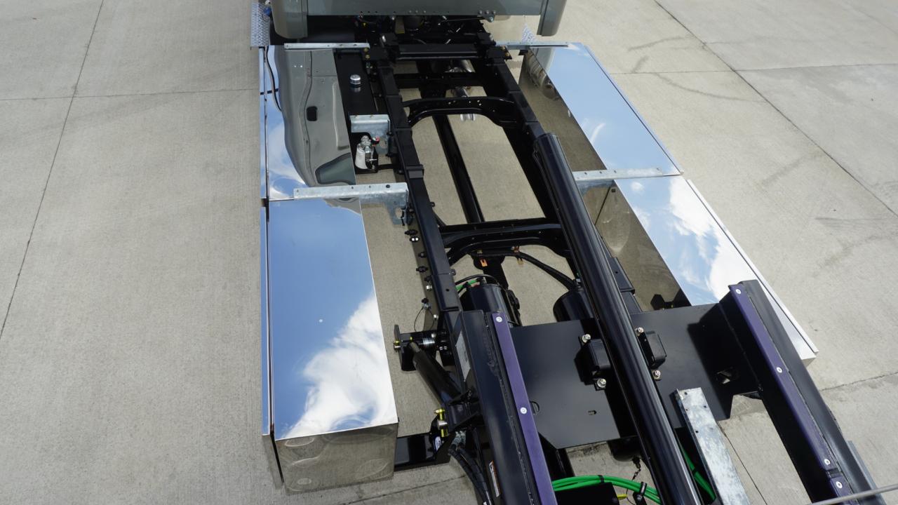 Freightliner M2 106 Plus  2026