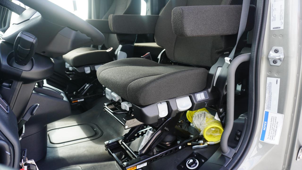 Freightliner M2 106 Plus  2026