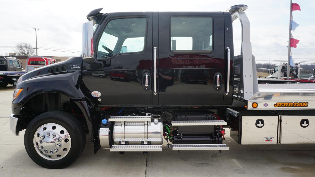 International MV607  2026