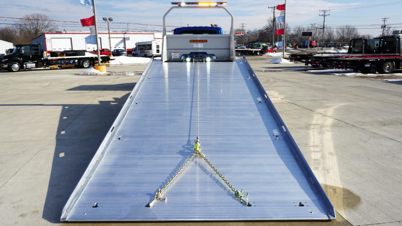 International MV607  2026