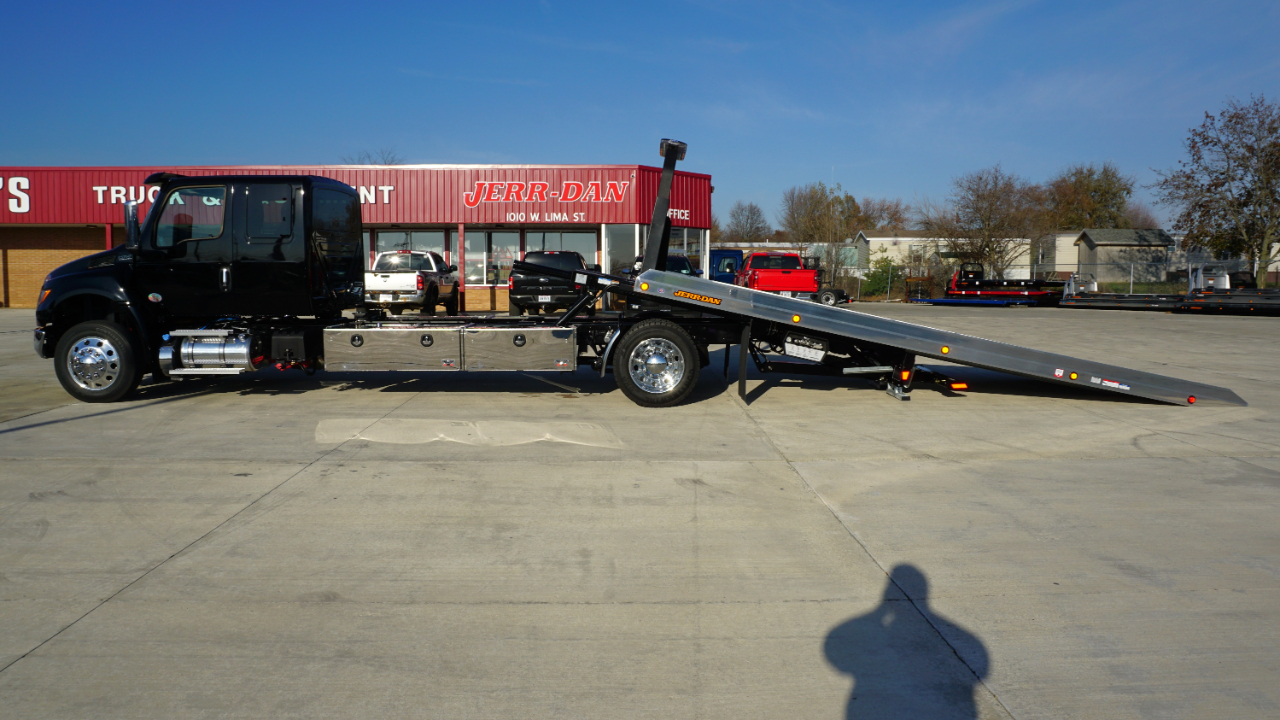 International MV607  2026