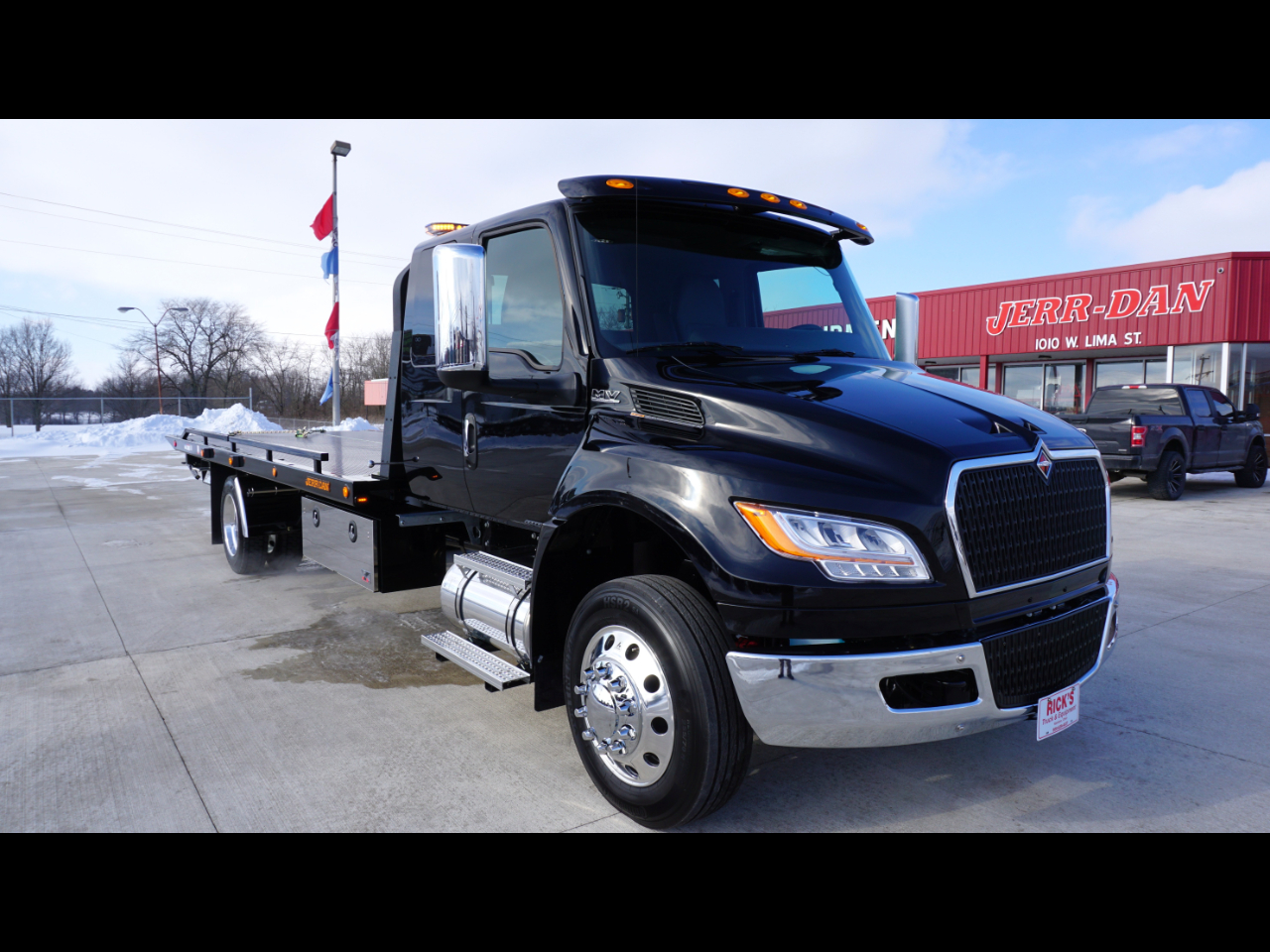 2026 International MV607 Ext Cab Jerrdan 22' XLP Rollback Carrier