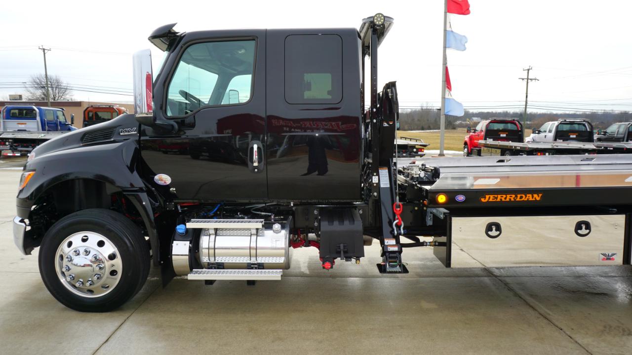 International MV  2026