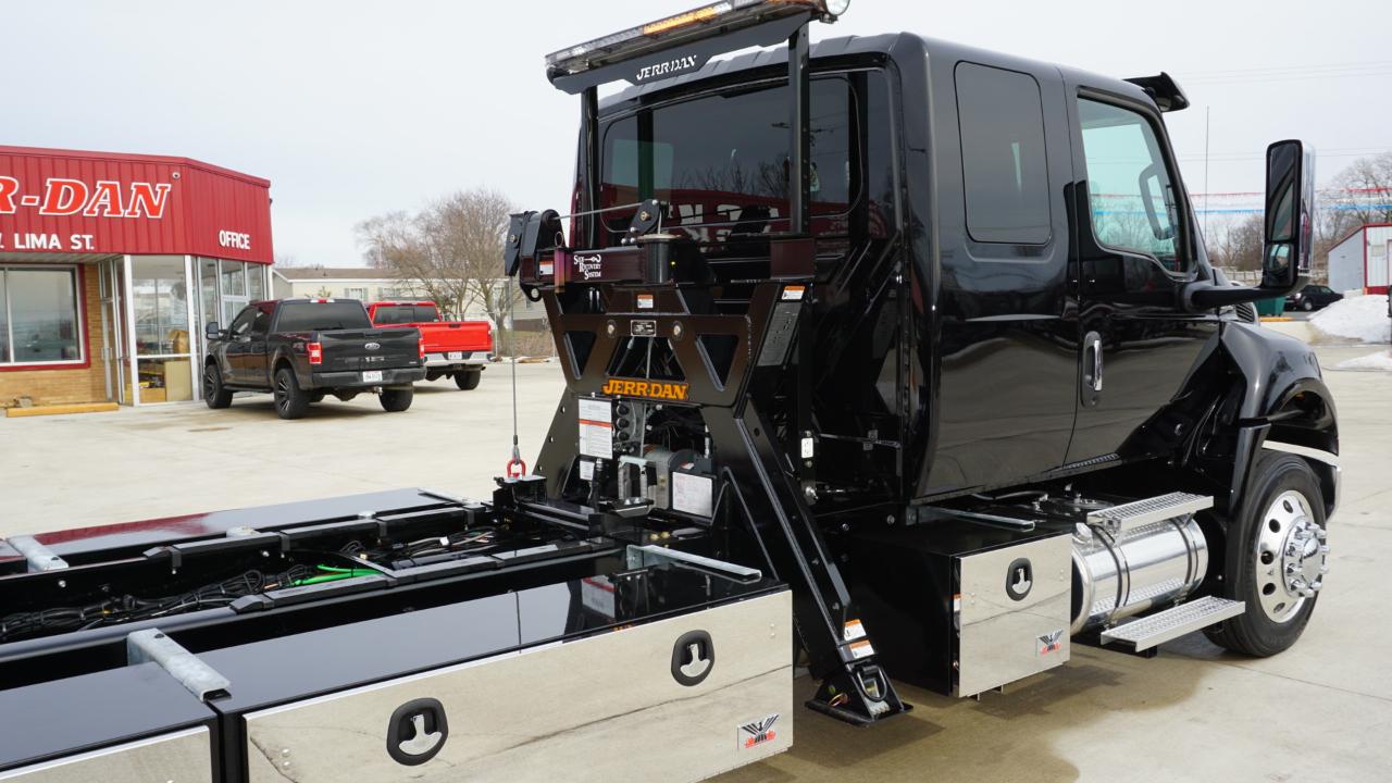 International MV  2026