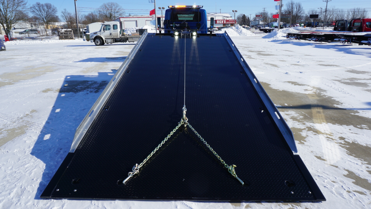 International MV607  2026