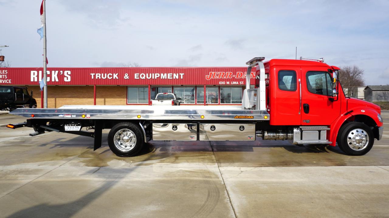 Freightliner M2 106 Plus  2026