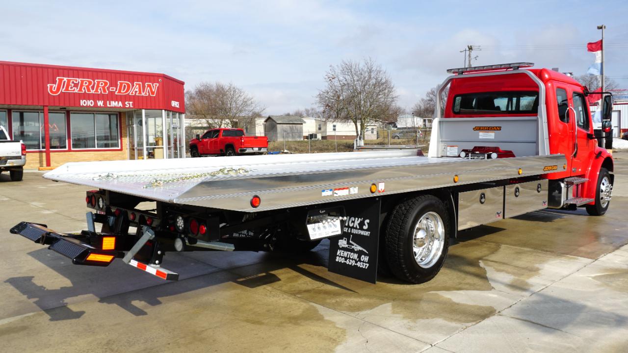 Freightliner M2 106 Plus  2026