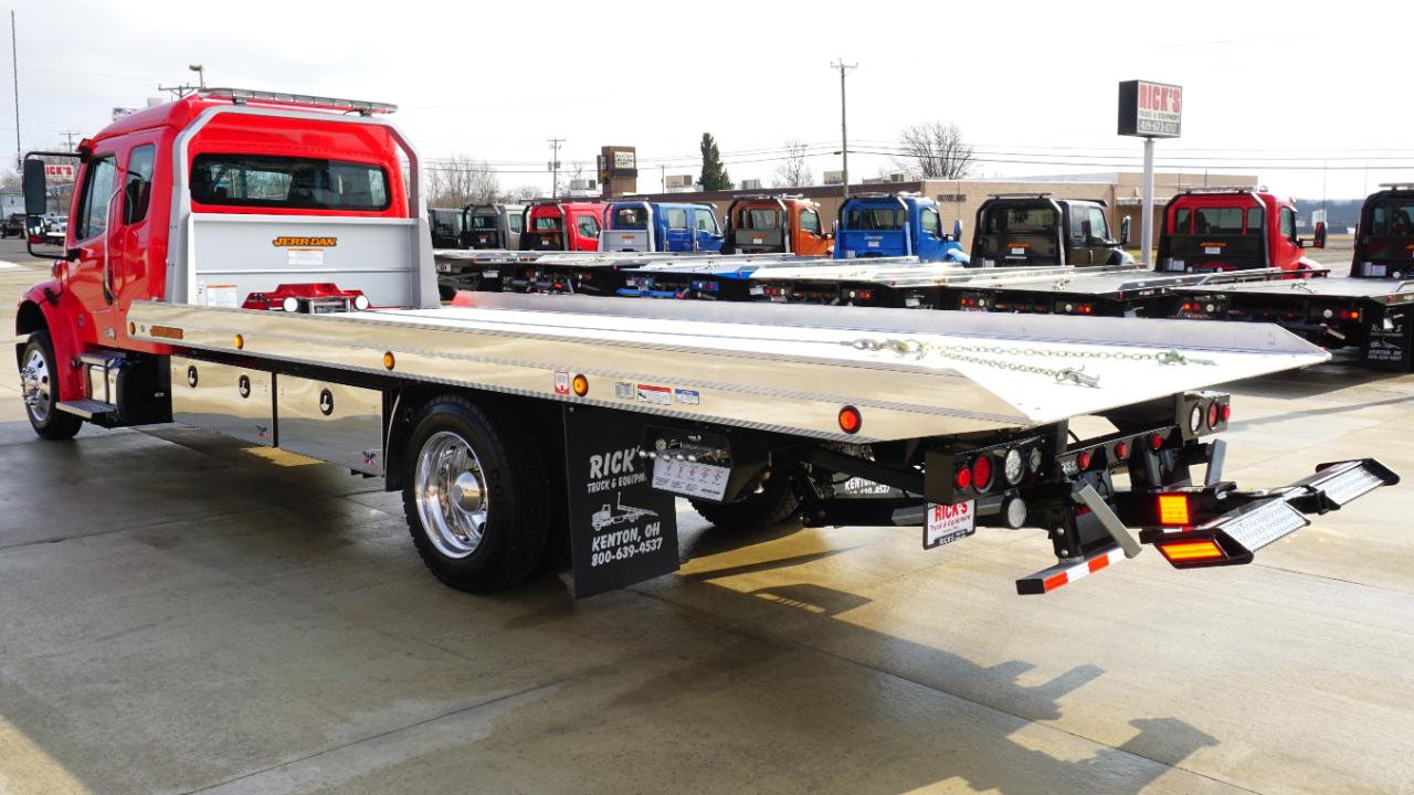 Freightliner M2 106 Plus  2026