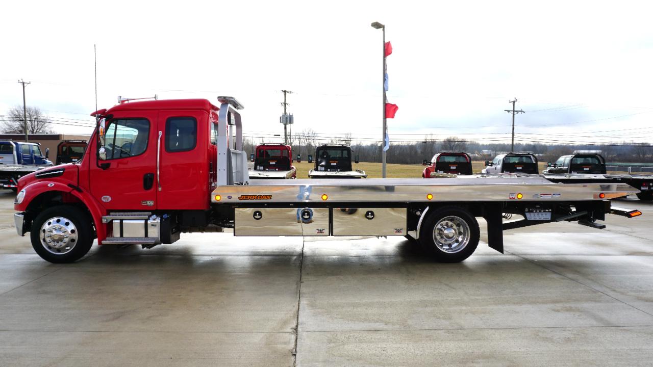 Freightliner M2 106 Plus  2026