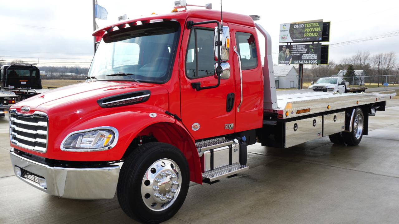 Freightliner M2 106 Plus  2026