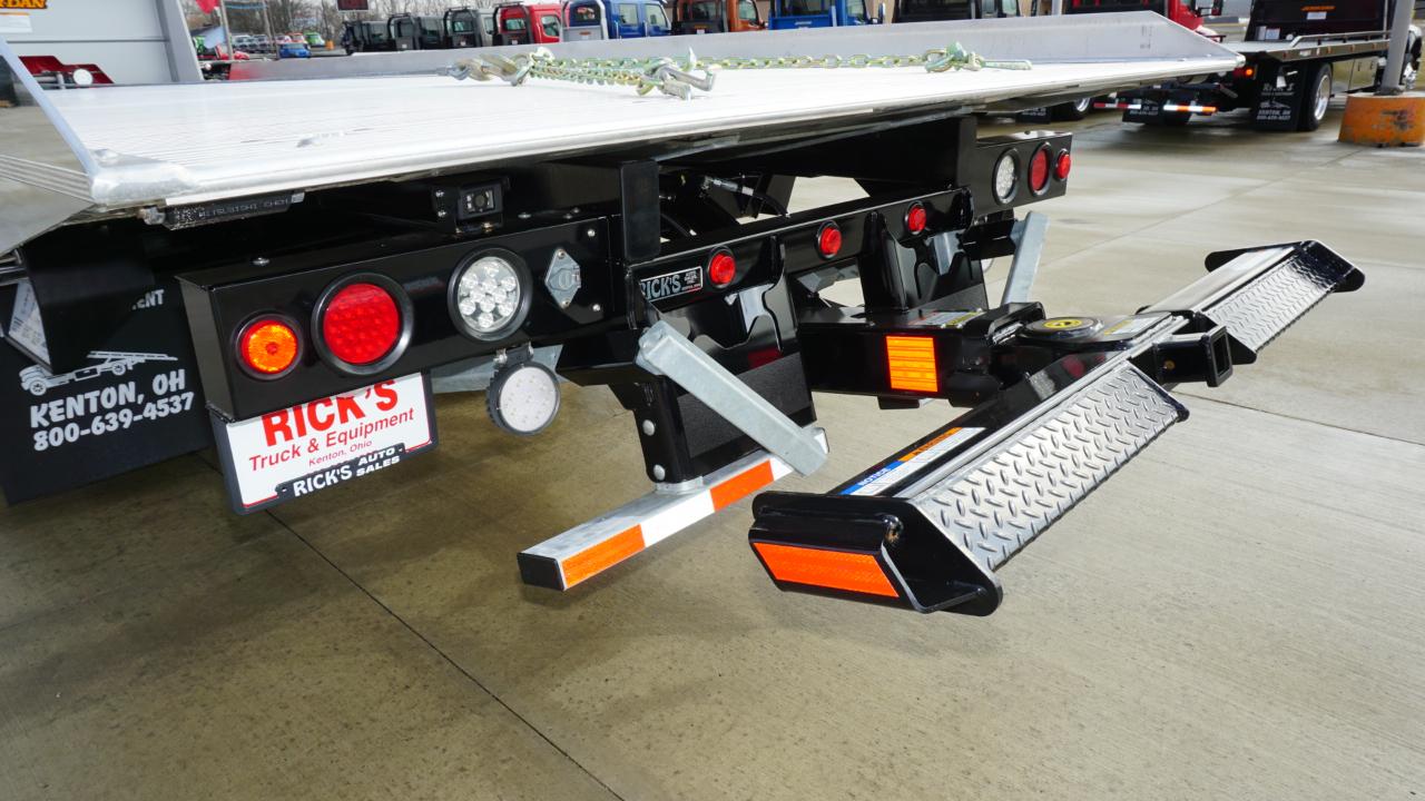 Freightliner M2 106 Plus  2026